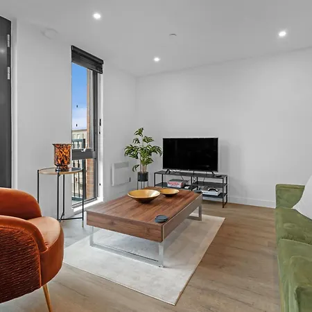 47 With Free Secure Parking And Onsite Gym