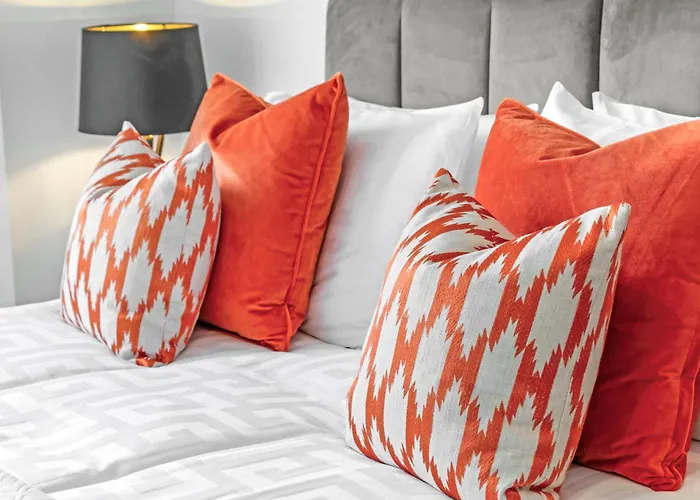 47 With Free Secure Parking And Onsite Gym * York