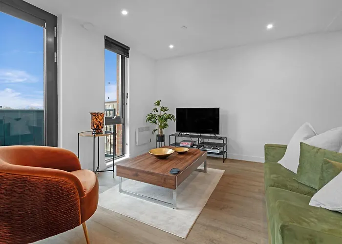 47 With Free Secure Parking And Onsite Gym