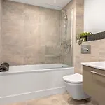 47 With Free Secure Parking And Onsite Gym
