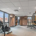 47 With Free Secure Parking And Onsite Gym *