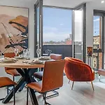 47 With Free Secure Parking And Onsite Gym Apartment *