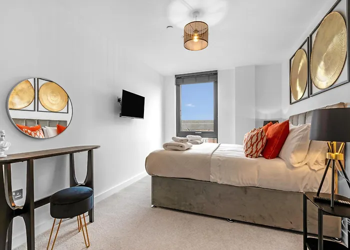 47 With Free Secure Parking And Onsite Gym York