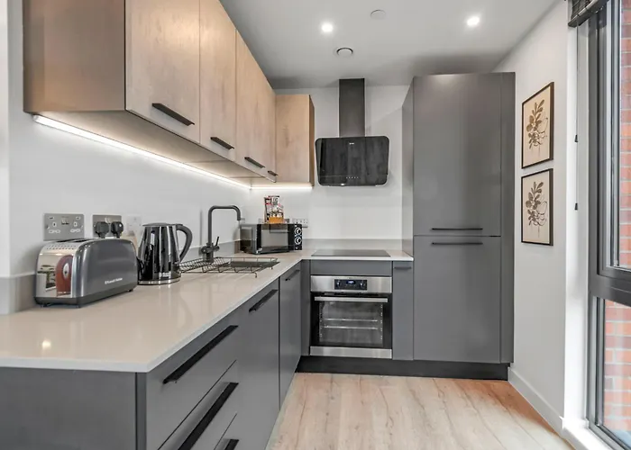 47 With Free Secure Parking And Onsite Gym York