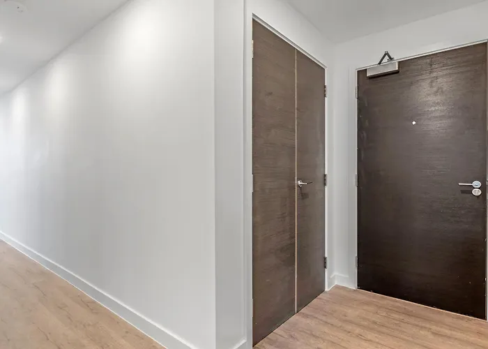 47 With Free Secure Parking And Onsite Gym *